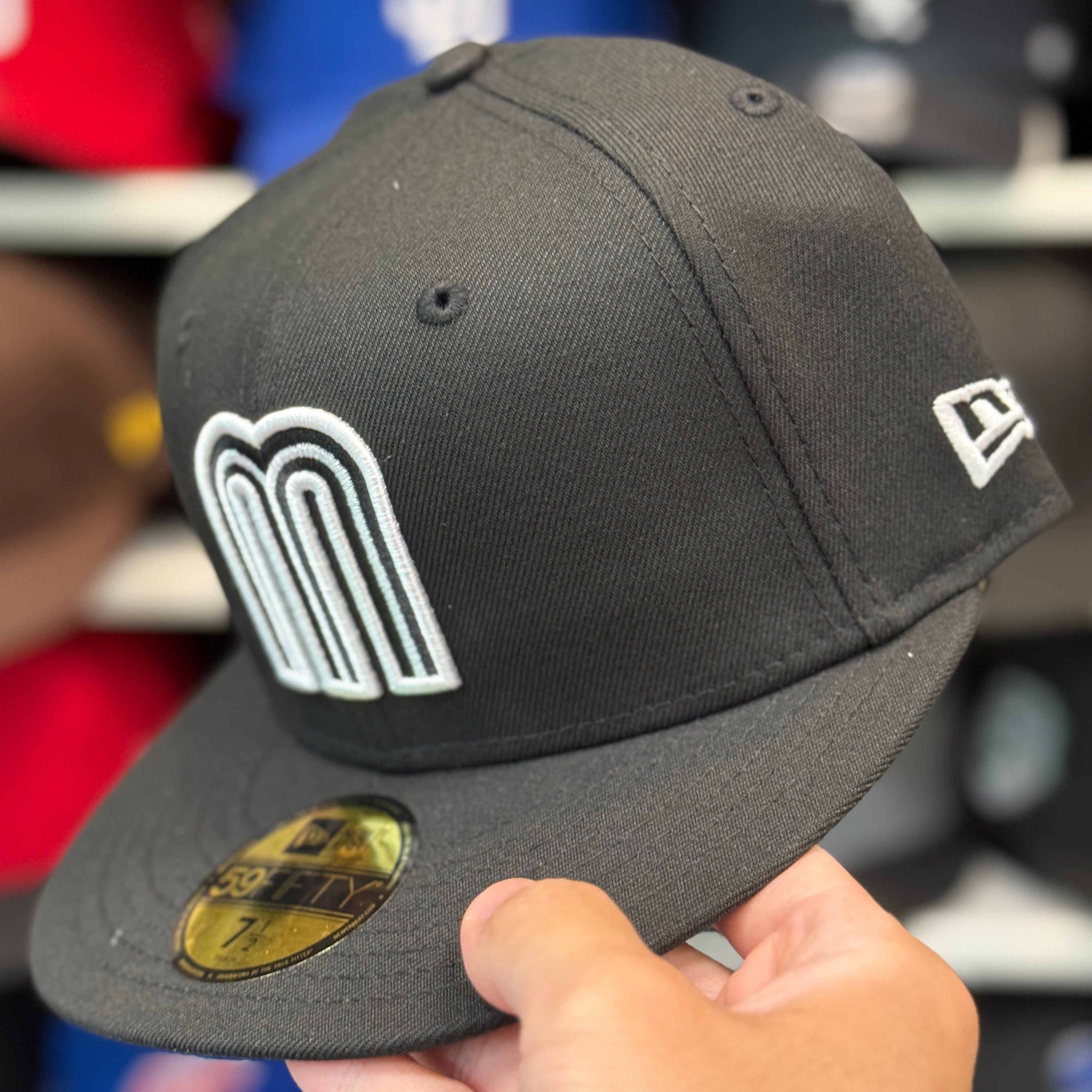 New Era Mexico World Baseball Classics Black 59FIFTY Fitted Hat - Product Image