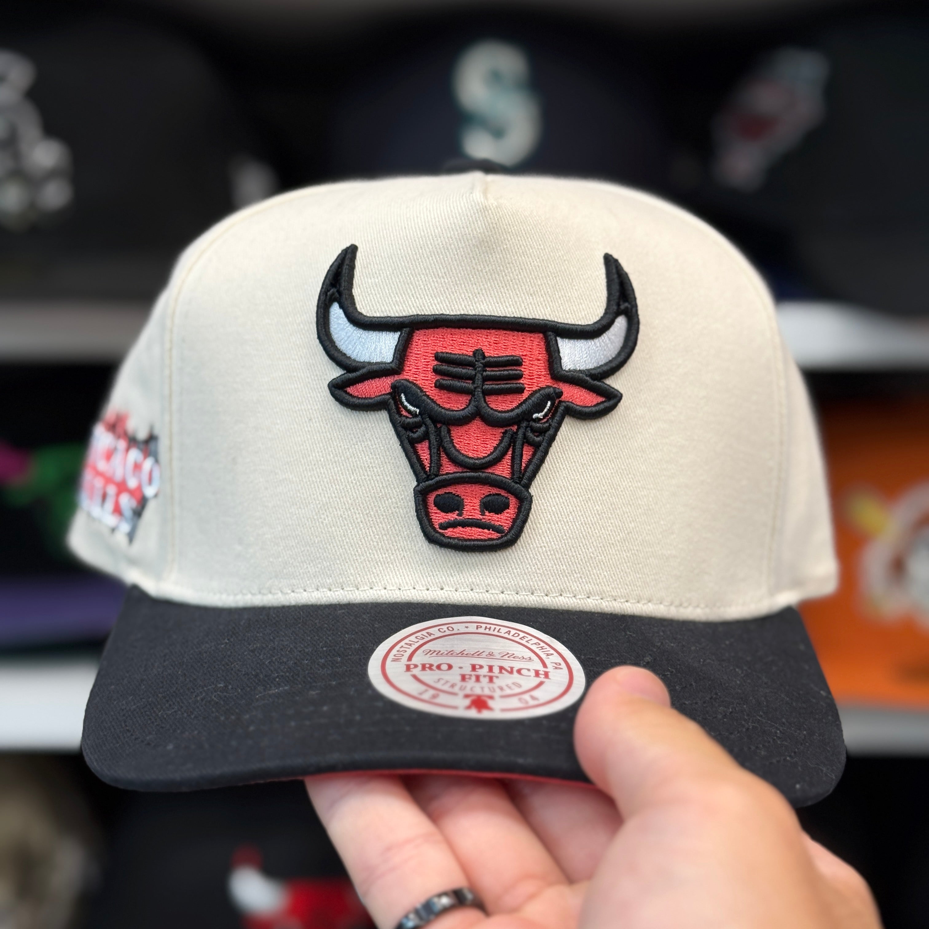 Chicago Bulls Creme/Black A-Frame Mitchell & Ness Snapback - Product Image