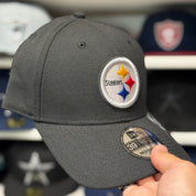 New Era Pittsburgh Steelers Black 39THIRTY Baseball Cap - Product Image