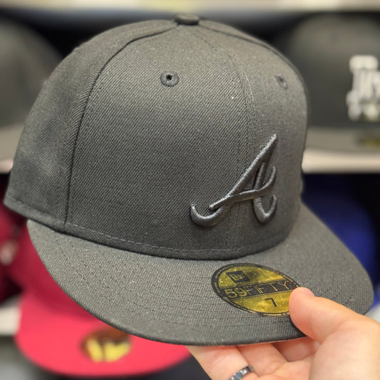 New Era Atlanta Braves 59FIFTY Fitted Hat All Black