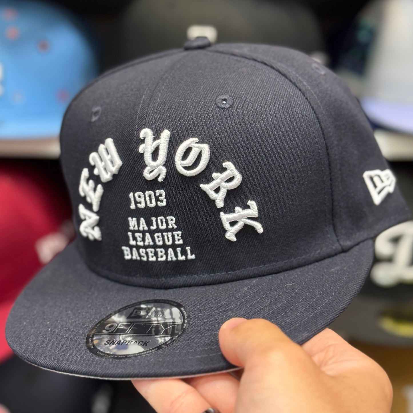 New Era New York Yankees 'Old English Font' Black/White 9FIFTY Snapback