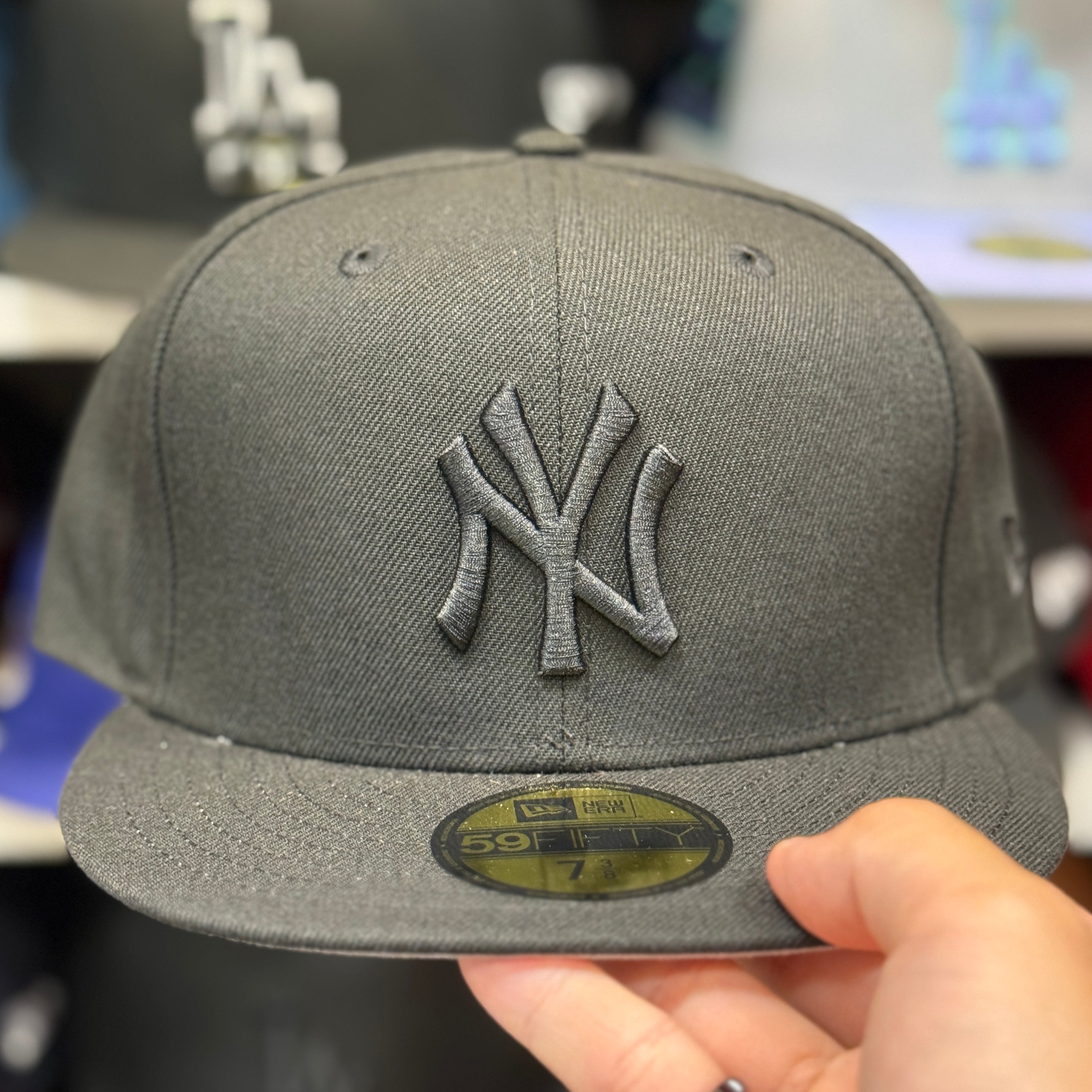 New Era New York Yankees All Black 59FIFTY Fitted Hat - Product Image
