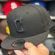 New Era Cleveland Guardians Black/Black 9FIFTY Snapback - Product Image