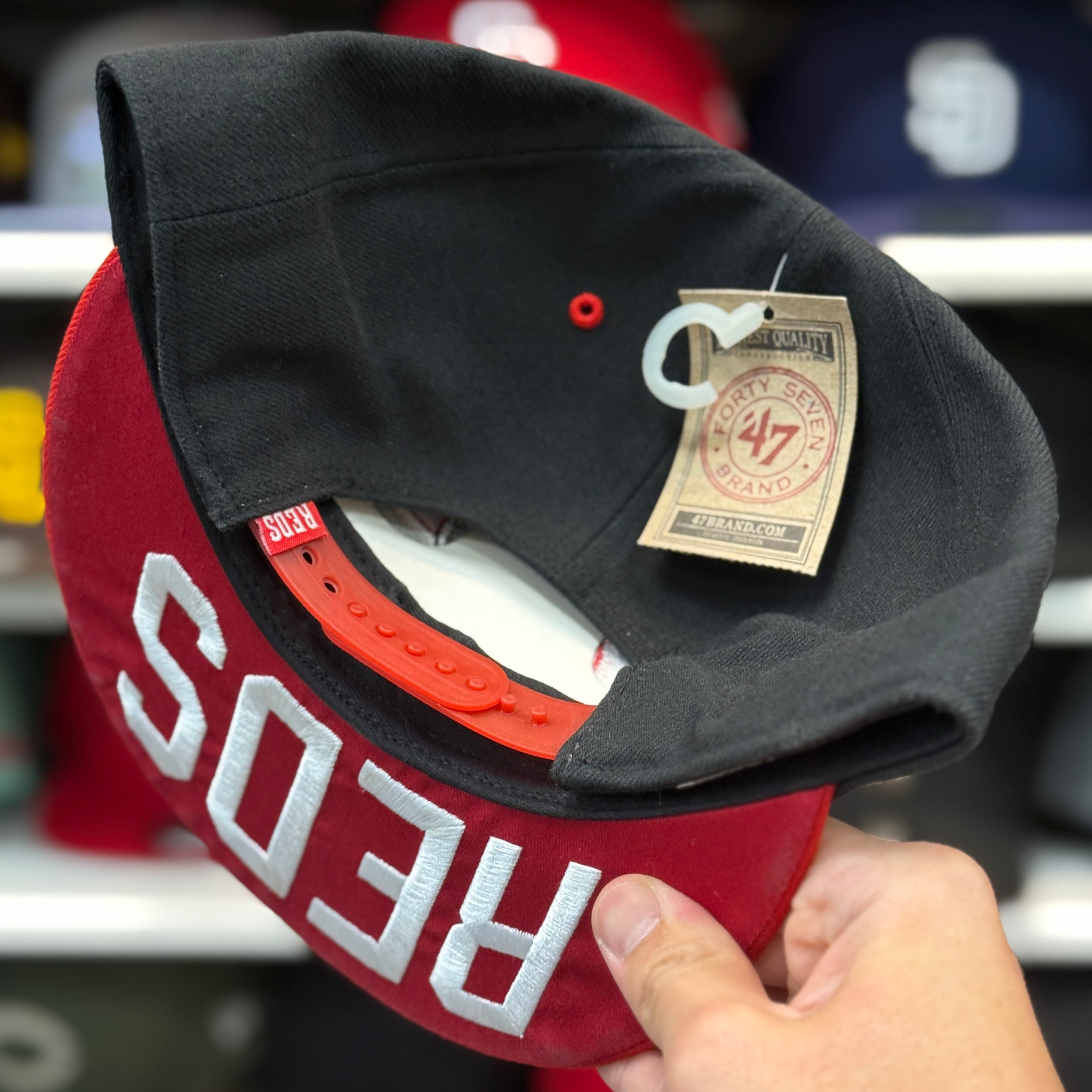 Cincinnati Reds Black/Red '47 Brand Snapback - Product Image