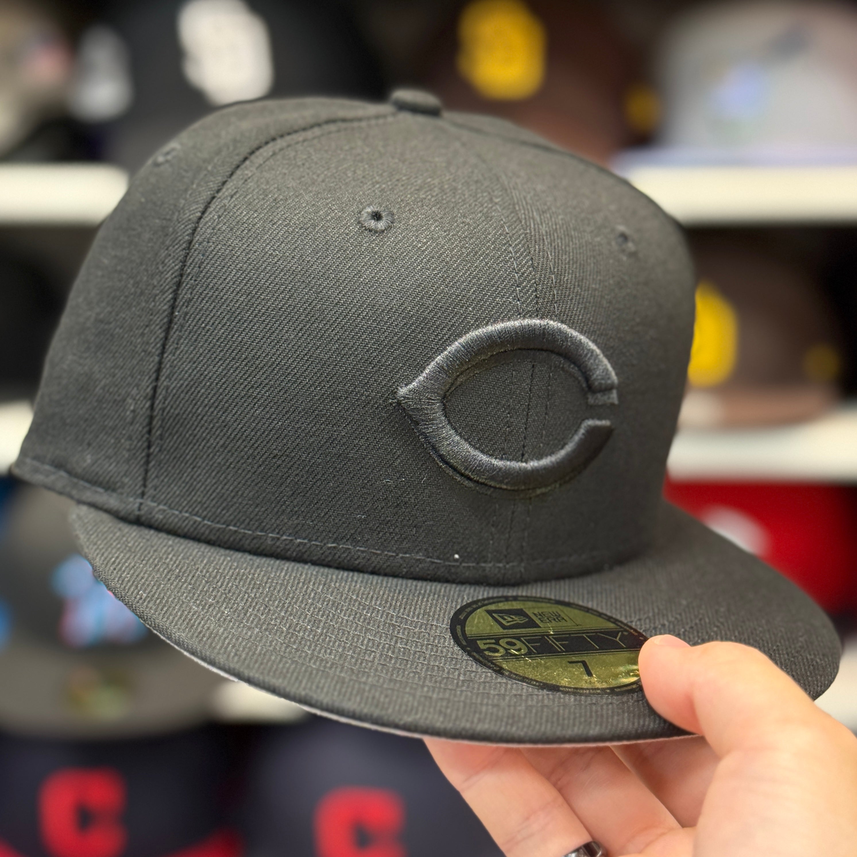 New Era Cincinnati Reds All Black 59FIFTY Fitted Hat - Product Image