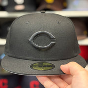 New Era Cincinnati Reds All Black 59FIFTY Fitted Hat - Product Image