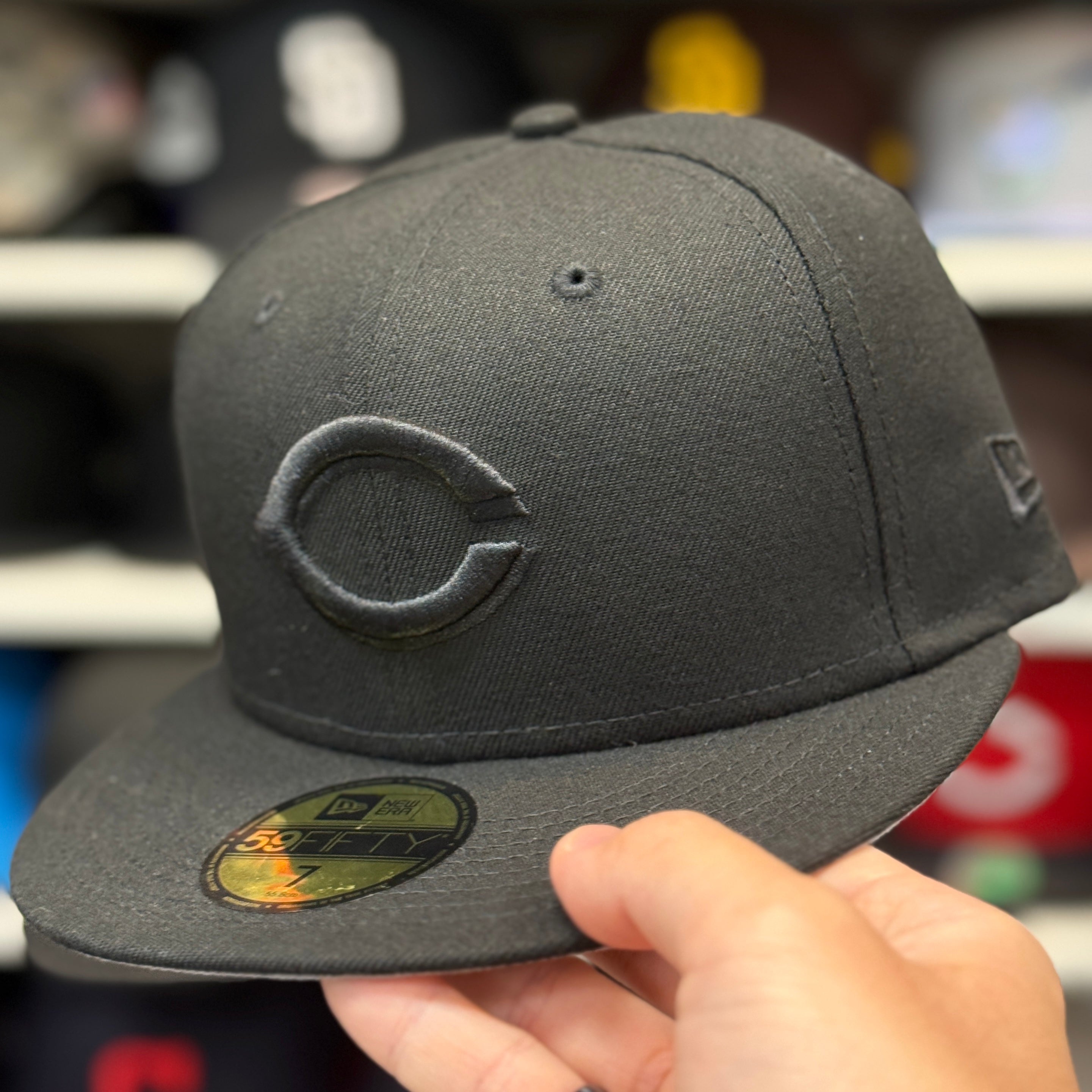 New Era Cincinnati Reds All Black 59FIFTY Fitted Hat - Product Image