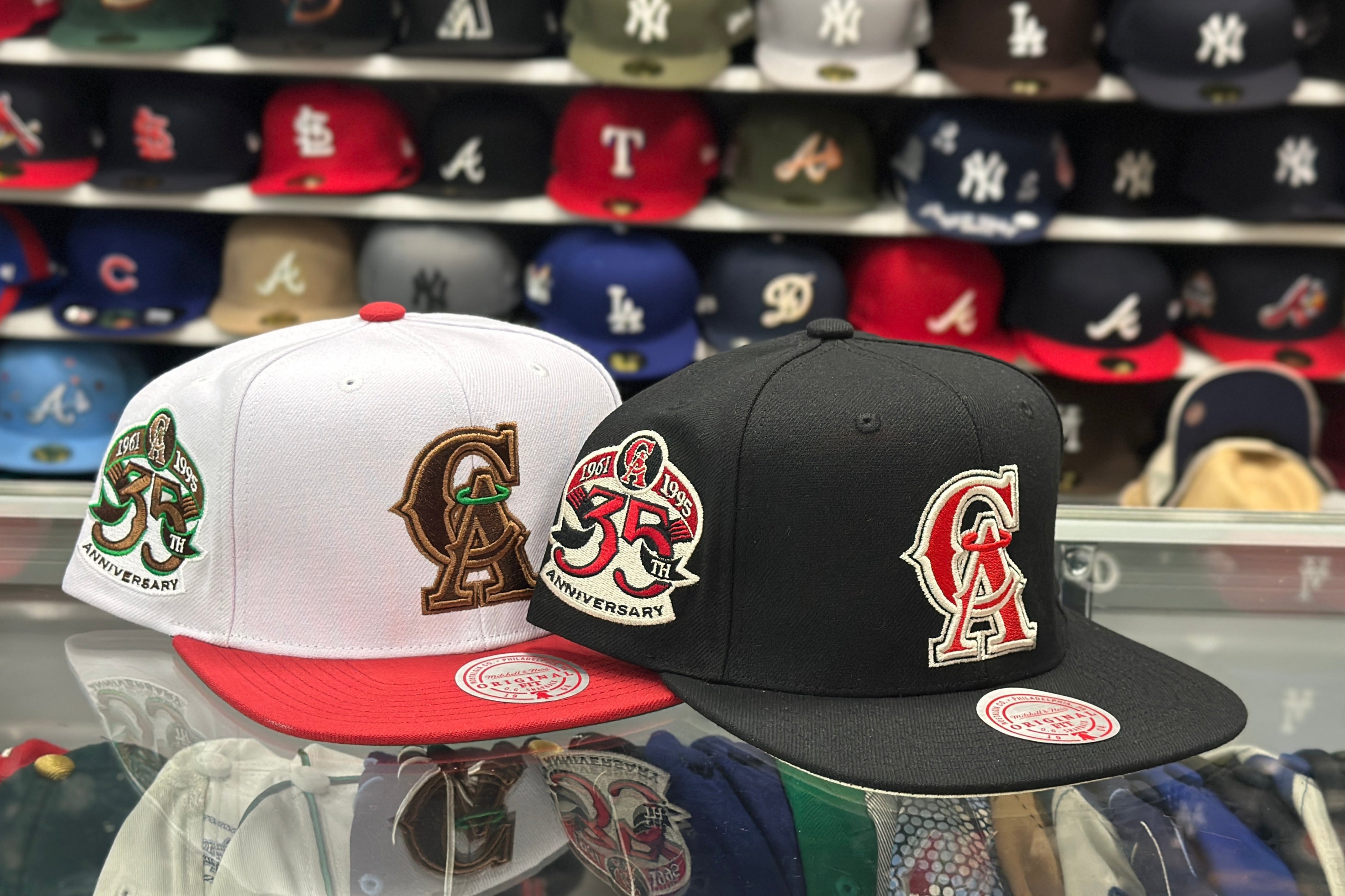 Los Angeles Angels '35th Anniversary' White/Red Patch Mitchell & Ness Snapback - Product Image