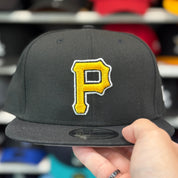 New Era Pittsburgh Pirates 'Outline Logo' Black 9FIFTY Snapback - Product Image