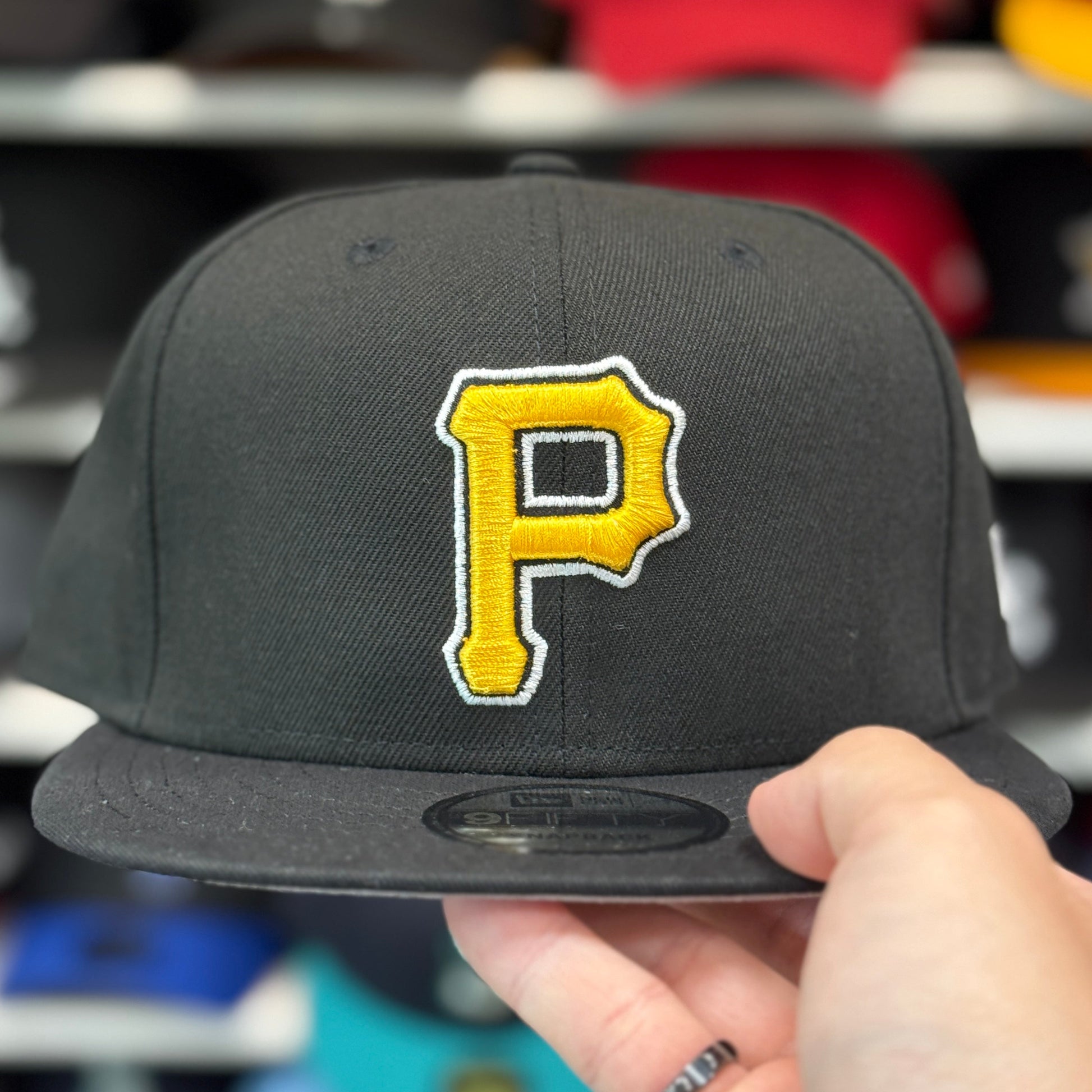 New Era Pittsburgh Pirates 'Outline Logo' Black 9FIFTY Snapback - Product Image