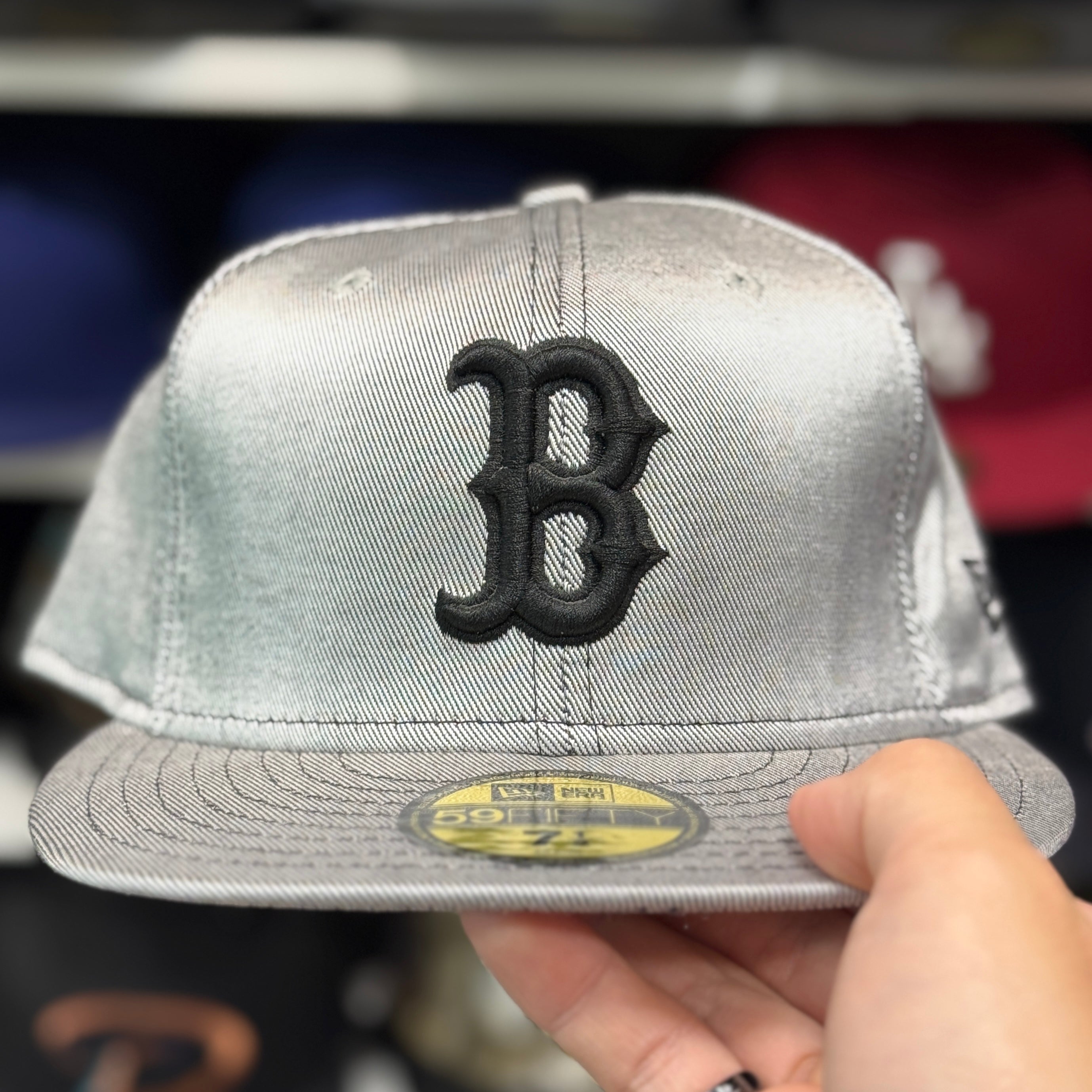 New Era Boston Red Sox Metallic Silver 59FIFTY Fitted Hat - Product Image