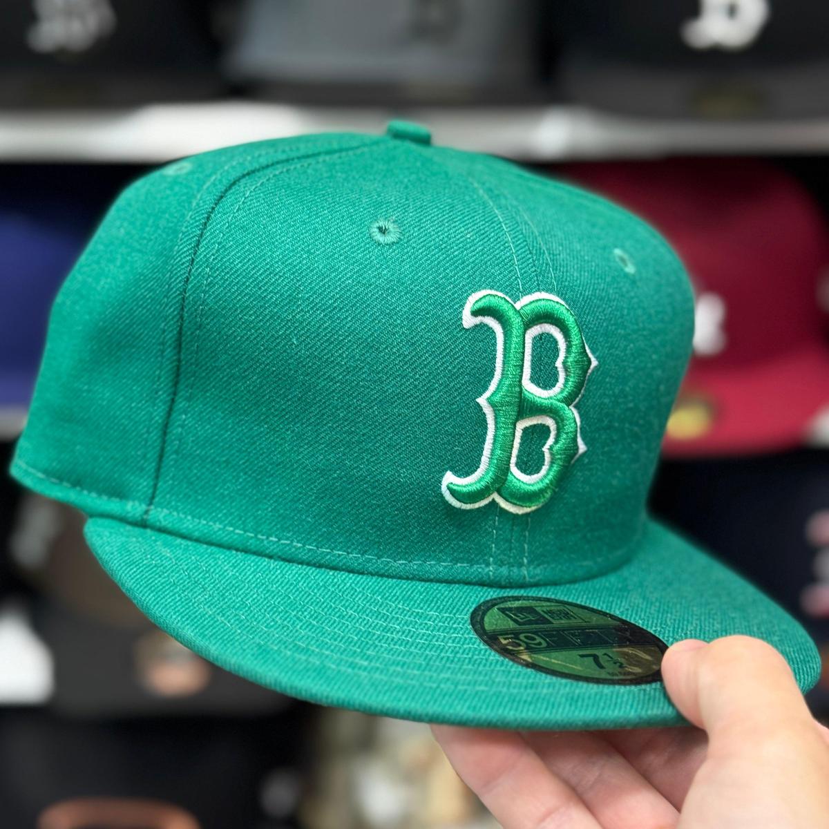 New Era Boston Red Sox Kelly Green 59FIFTY Fitted Hat - Product Image