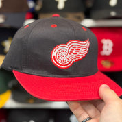 Detroit Red Wings Black/Red Reebok Snapback - Product Image