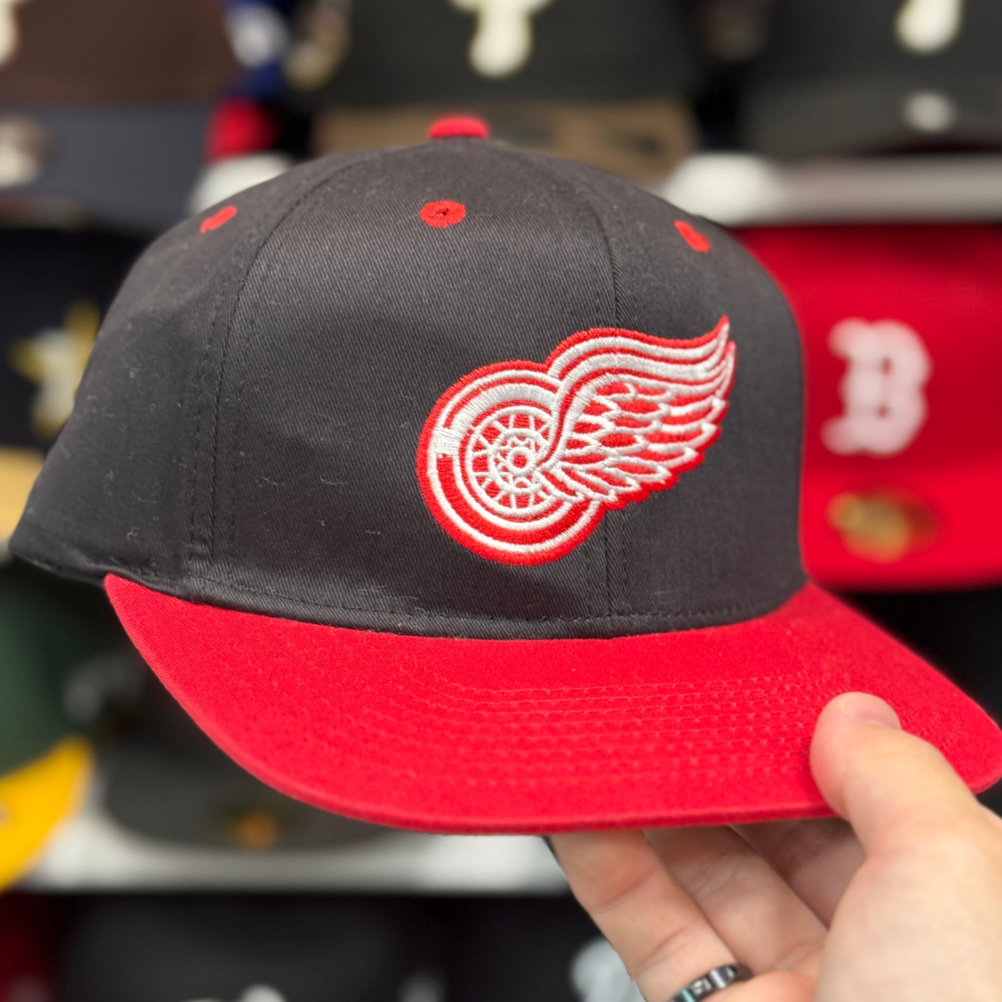 Detroit Red Wings Black/Red Reebok Snapback - Product Image