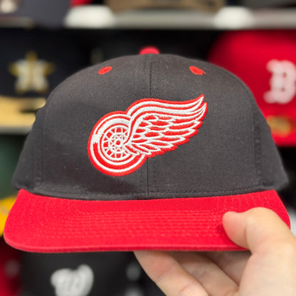 Detroit Red Wings Black/Red Reebok Snapback - Product Image