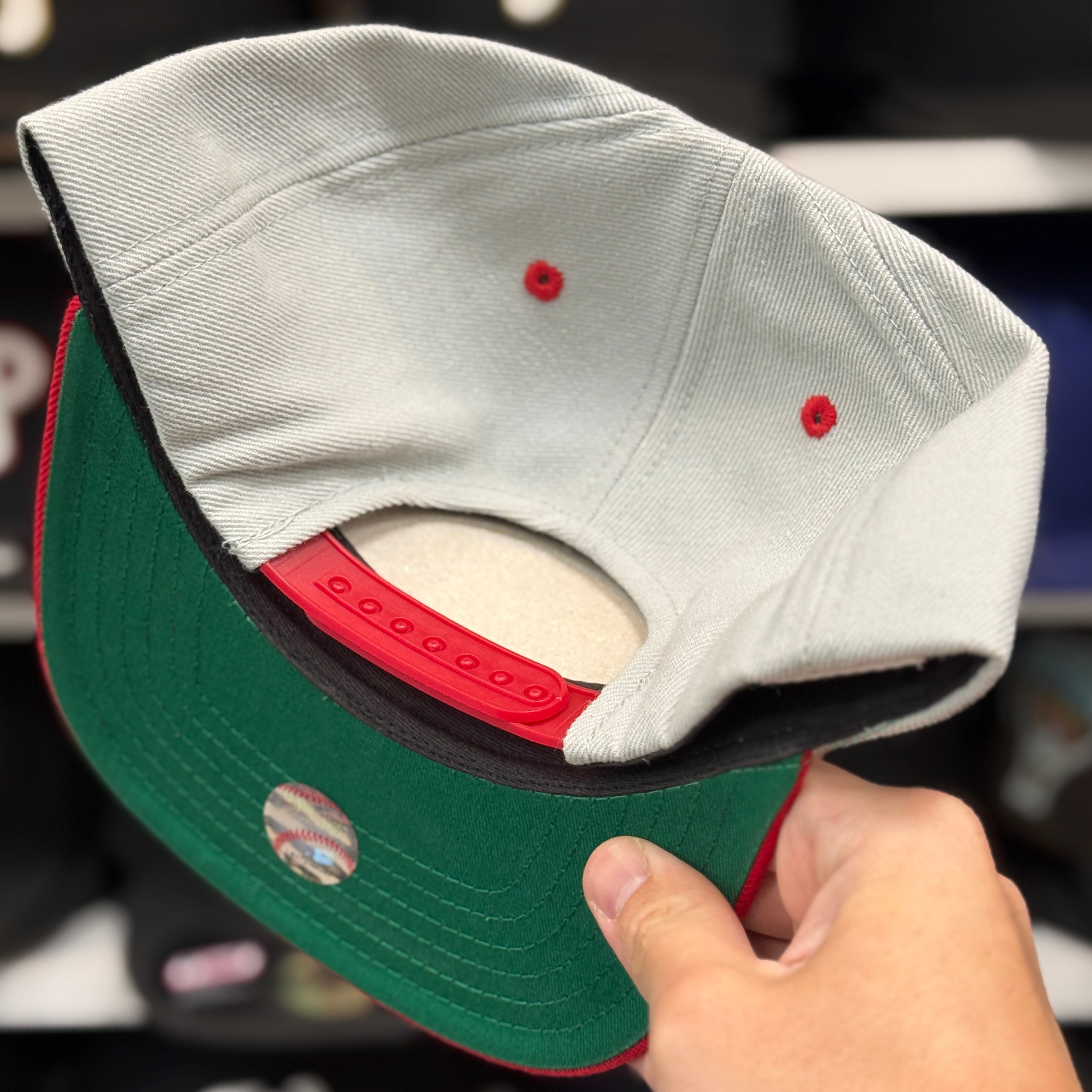 Cincinnati Reds Grey/Red Vintage Snapback - Product Image