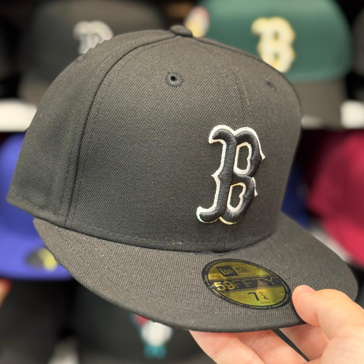 New Era Boston Red Sox 'Outline Logo' Black 59FIFTY Fitted Hat - Product Image