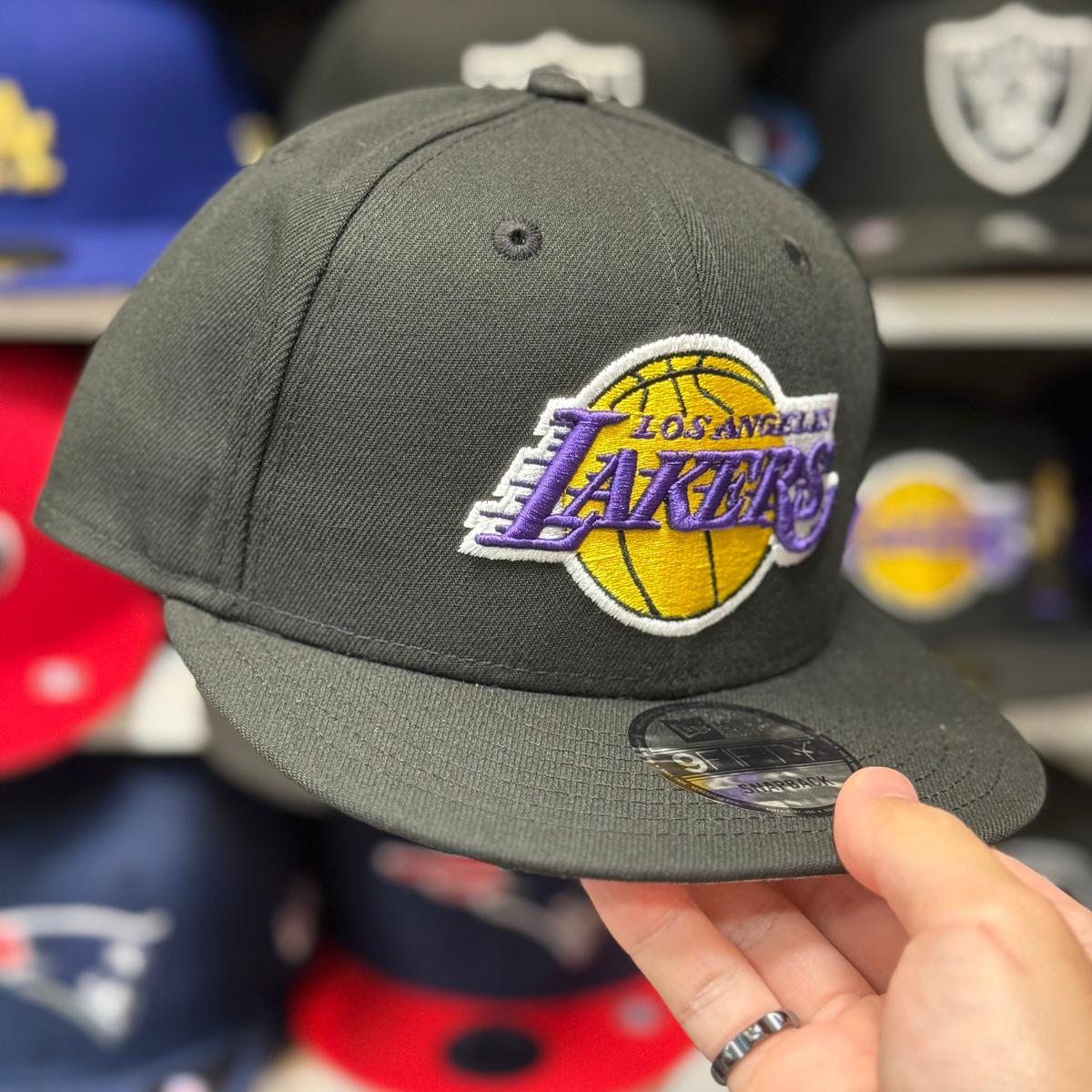 New Era Los Angeles Lakers Black 9FIFTY Snapback - Product Image