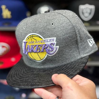 New Era Los Angeles Lakers 'Leather Brim' 9FIFTY Buckle Strap | Gray/Black