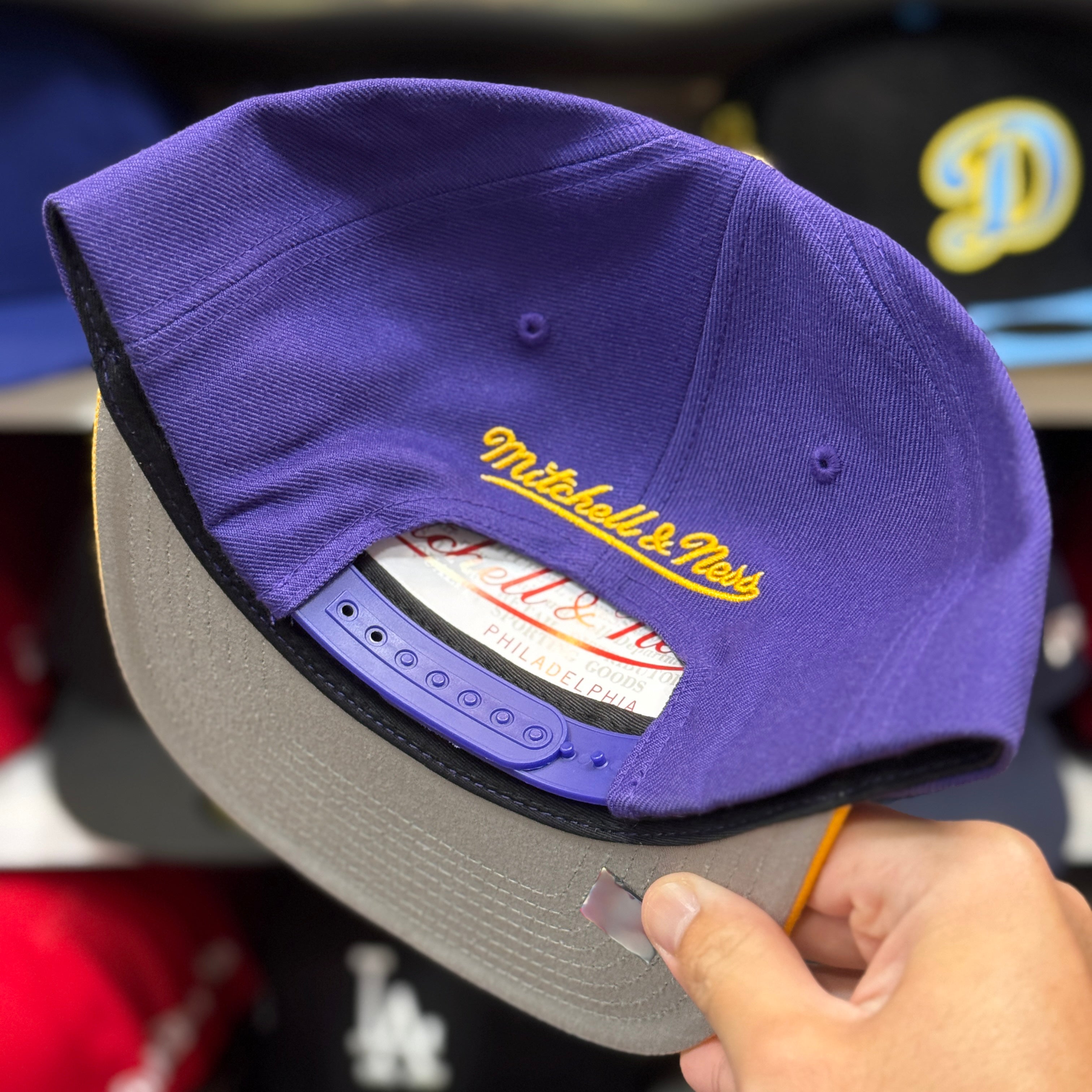 Los Angeles Lakers Purple/Yellow Mitchell & Ness Snapback - Product Image
