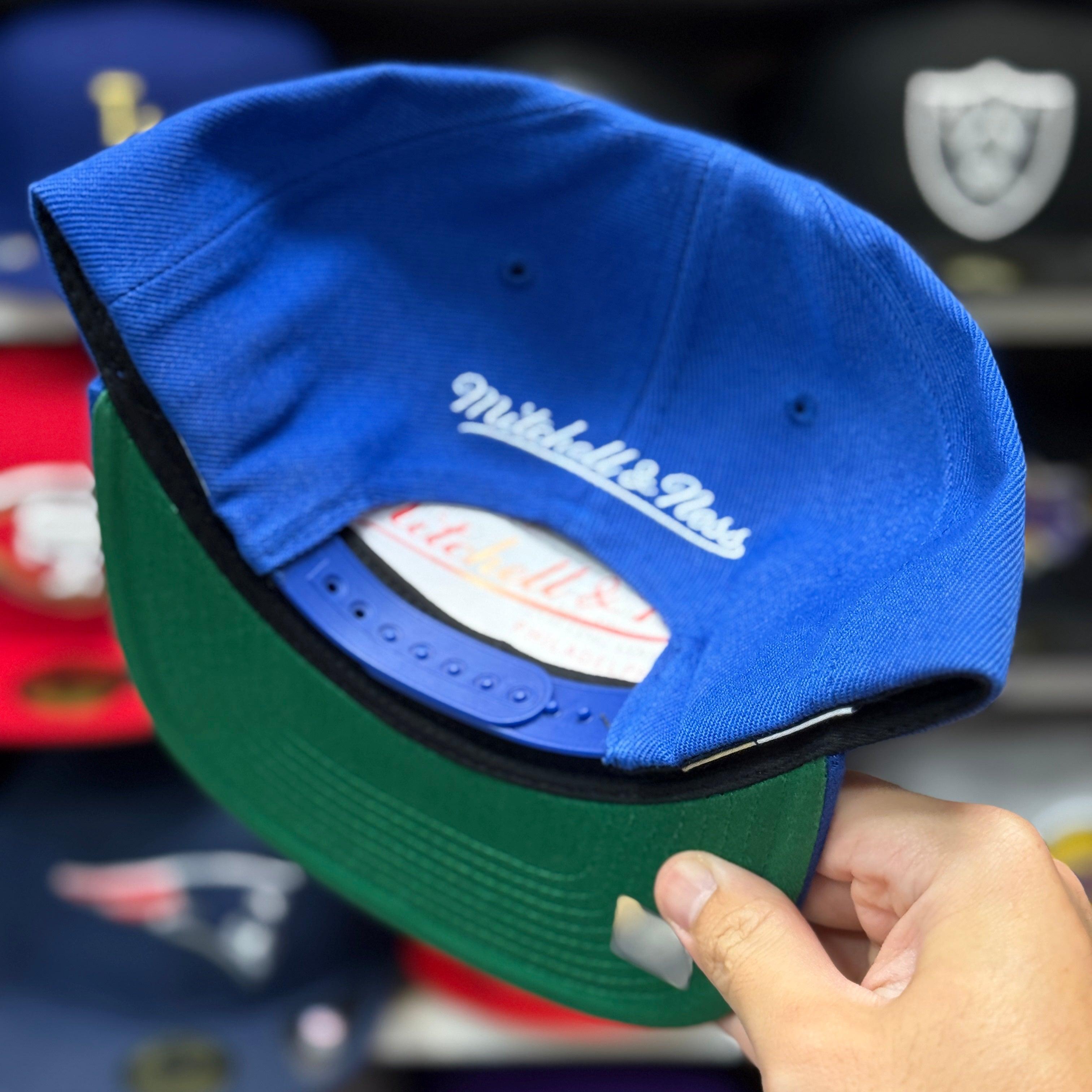 Los Angeles Lakers 'Los Angeles Script' Blue/White Mitchell & Ness Snapback - Product Image