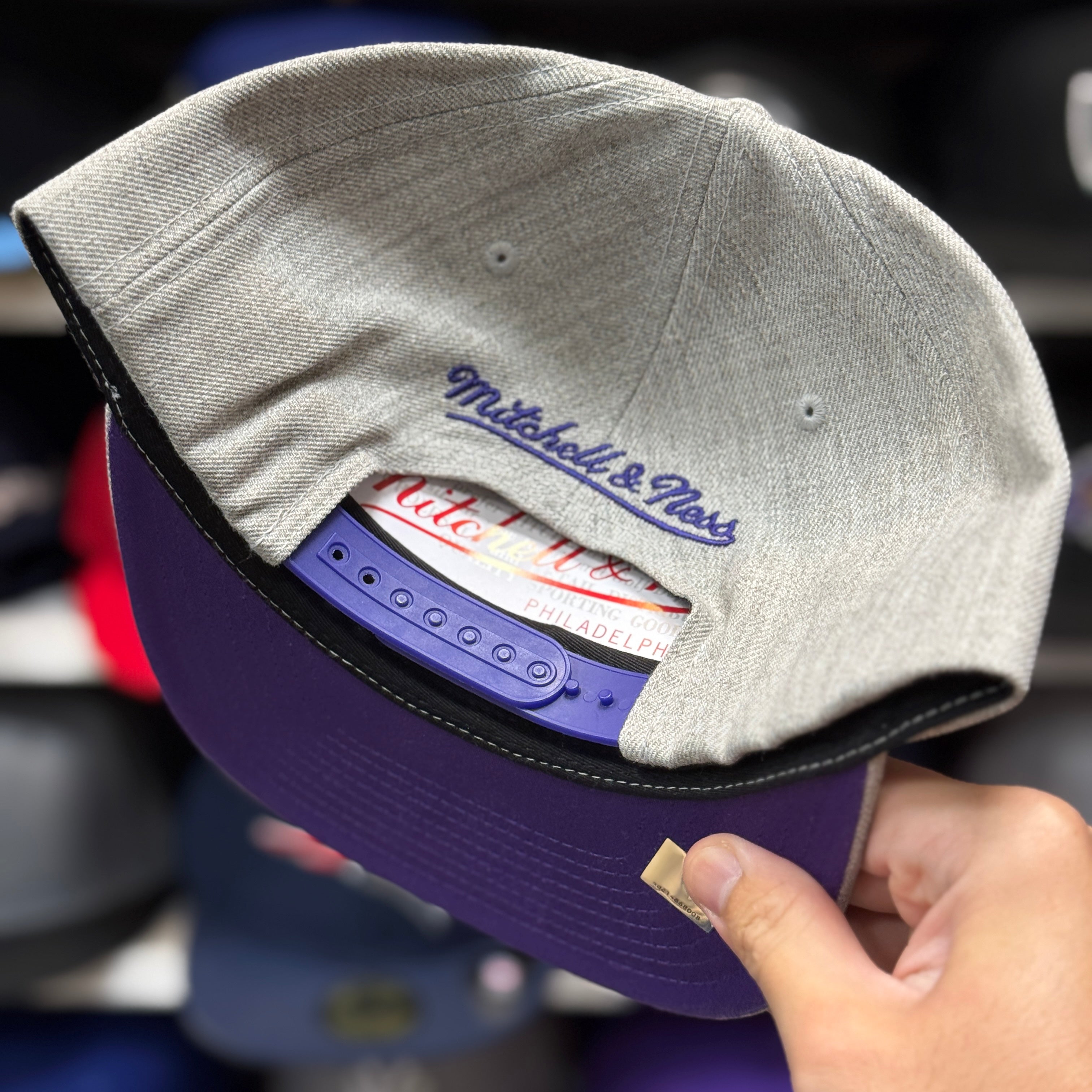 Los Angeles Lakers Heather Grey Mitchell & Ness Snapback - Product Image