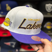 Los Angeles Lakers 'Script Logo' White/Purple Mitchell & Ness Snapback - Product Image