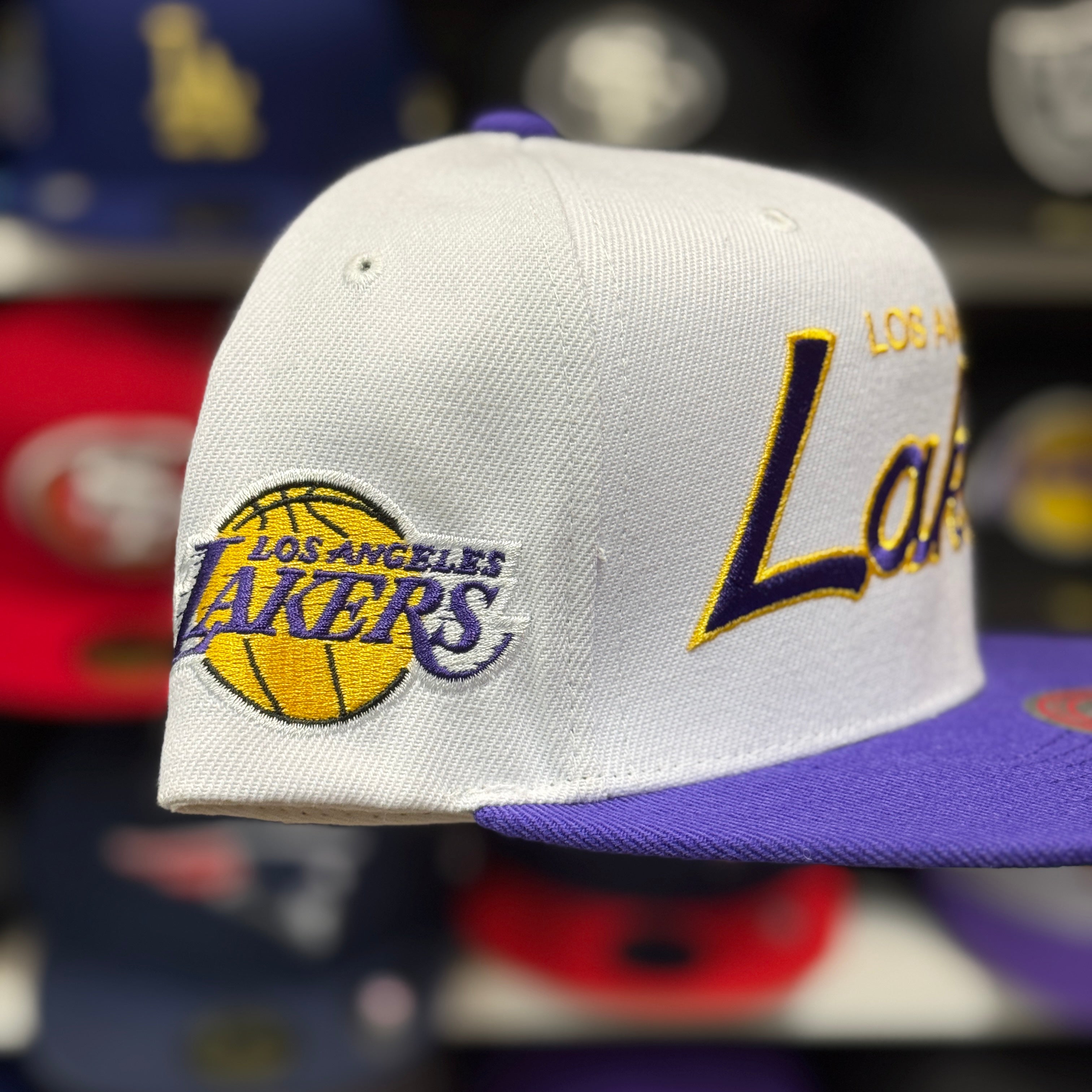 Los Angeles Lakers 'Script Logo' White/Purple Mitchell & Ness Snapback - Product Image