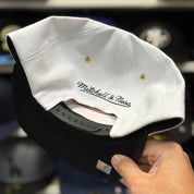 Los Angeles Lakers White/Black Mitchell & Ness Snapback - Product Image