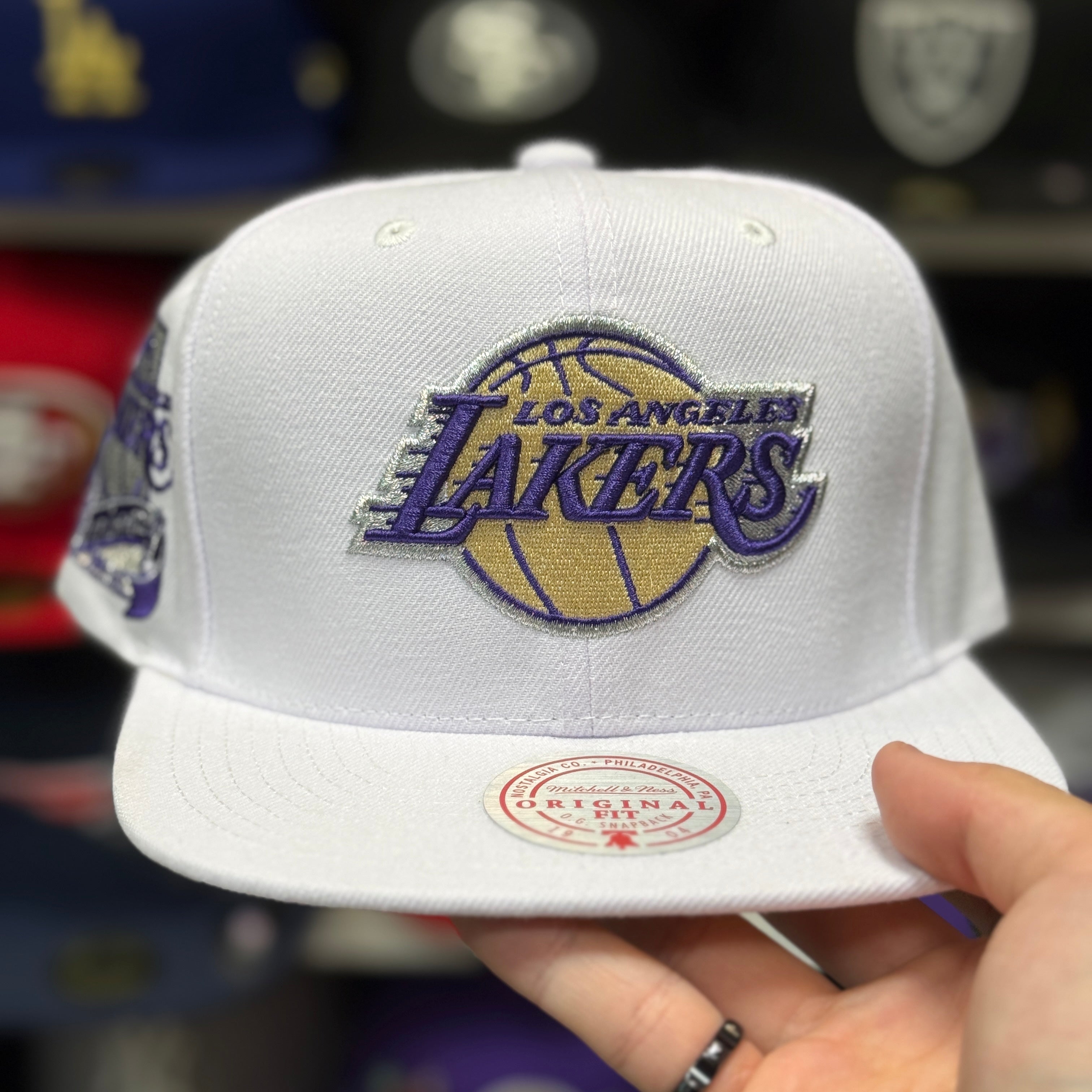 Los Angeles Lakers '25th Anniversary' White/Gold Mitchell & Ness Snapback - Product Image