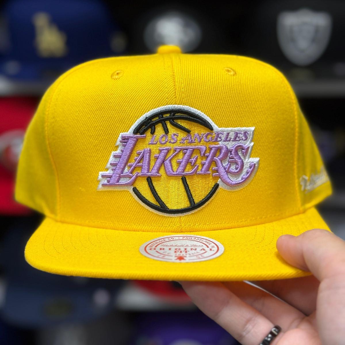 Los Angeles Lakers Yellow Mitchell & Ness Snapback - Product Image