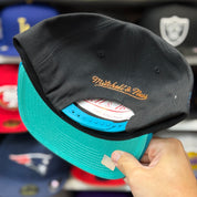 Los Angeles Lakers '25th Anniversary' Black/Teal Mitchell & Ness Snapback - Product Image