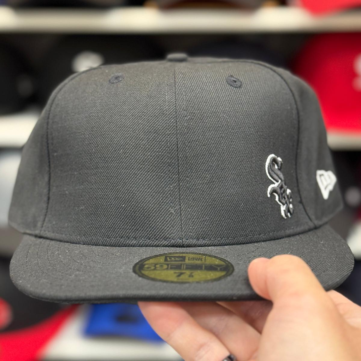 New Era Chicago White Sox 'Mini Logo' Black 59FIFTY Fitted Hat - Product Image