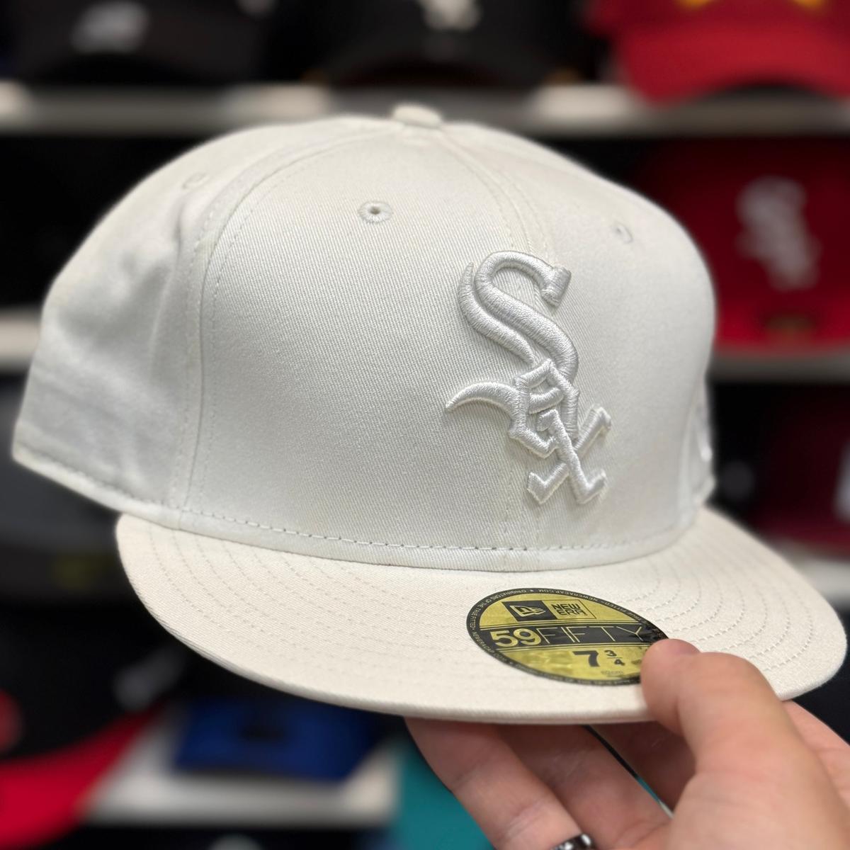 New Era Chicago White Sox All White 59FIFTY Fitted Hat - Product Image
