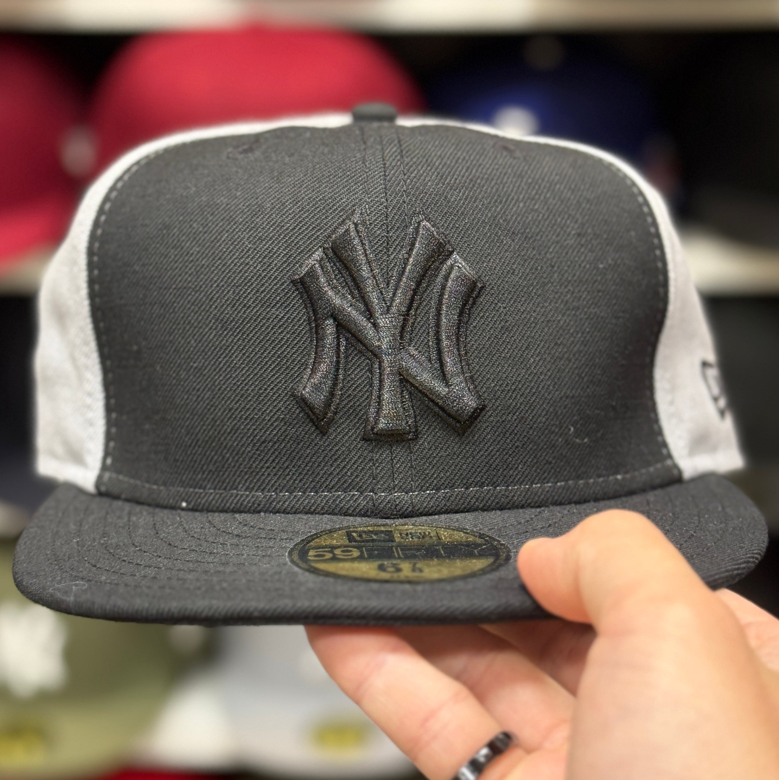 New Era New York Yankees White/Black 59FIFTY Fitted Hat - Product Image