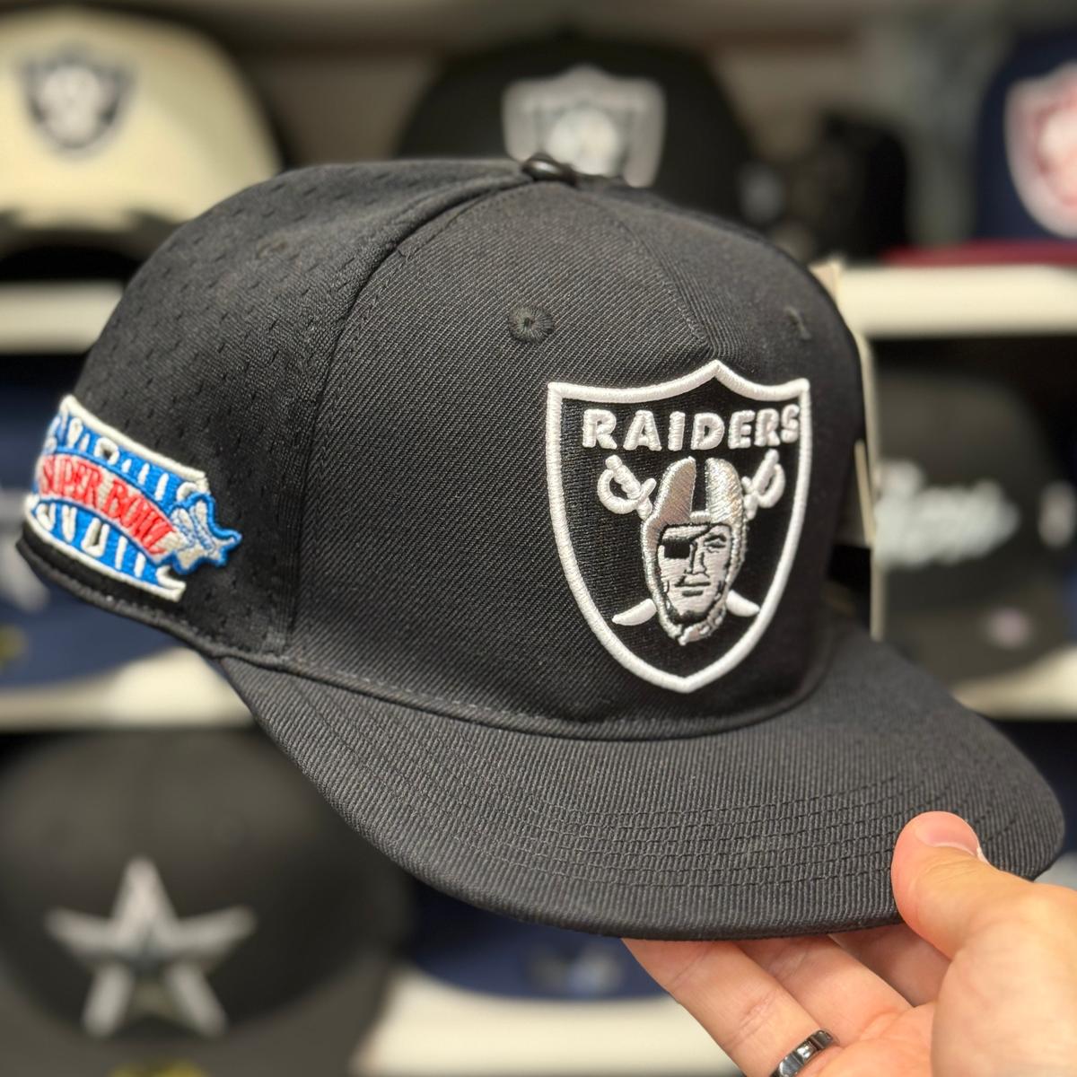 Las Vegas Raiders 'Super Bowl' Black Pro Standard Snapback - Product Image