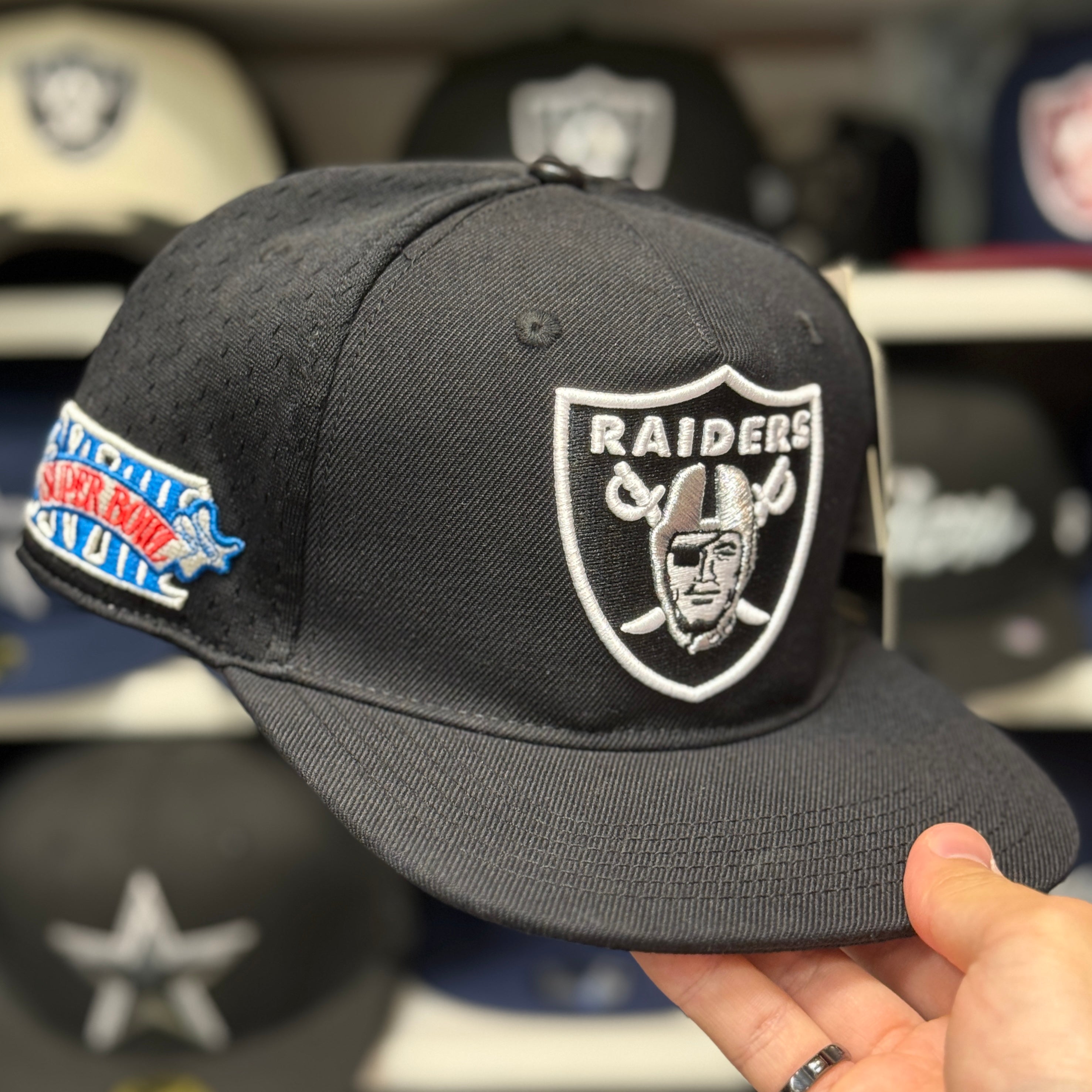 Las Vegas Raiders 'Super Bowl' Black Pro Standard Snapback - Product Image