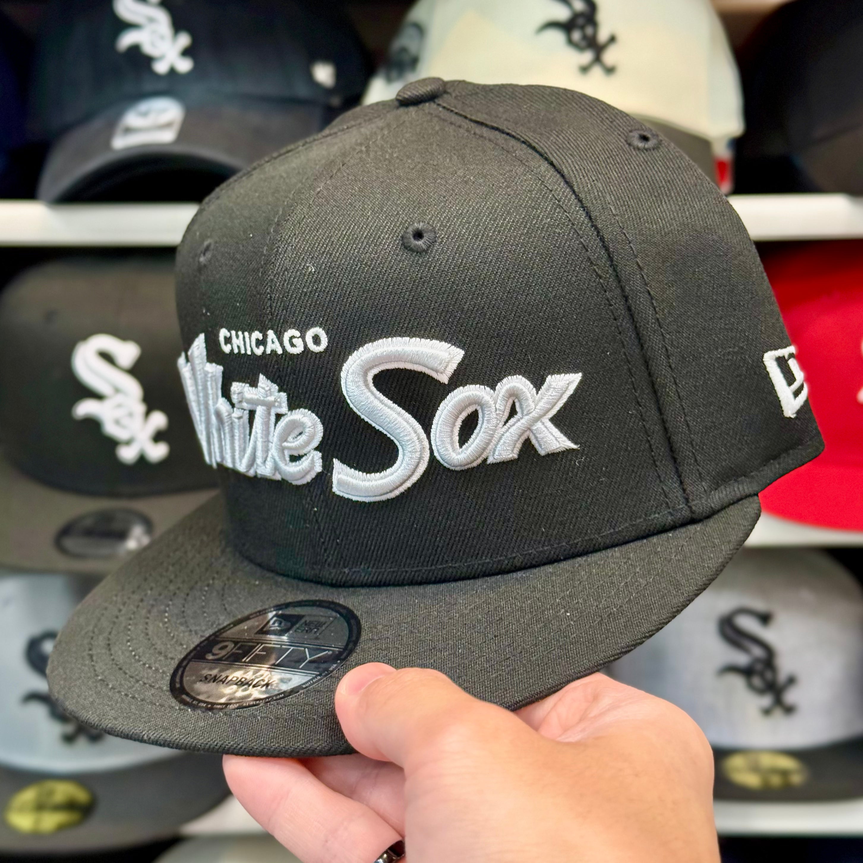 New Era Chicago White Sox 'Script Logo' Black/White 9FIFTY Snapback - Product Image