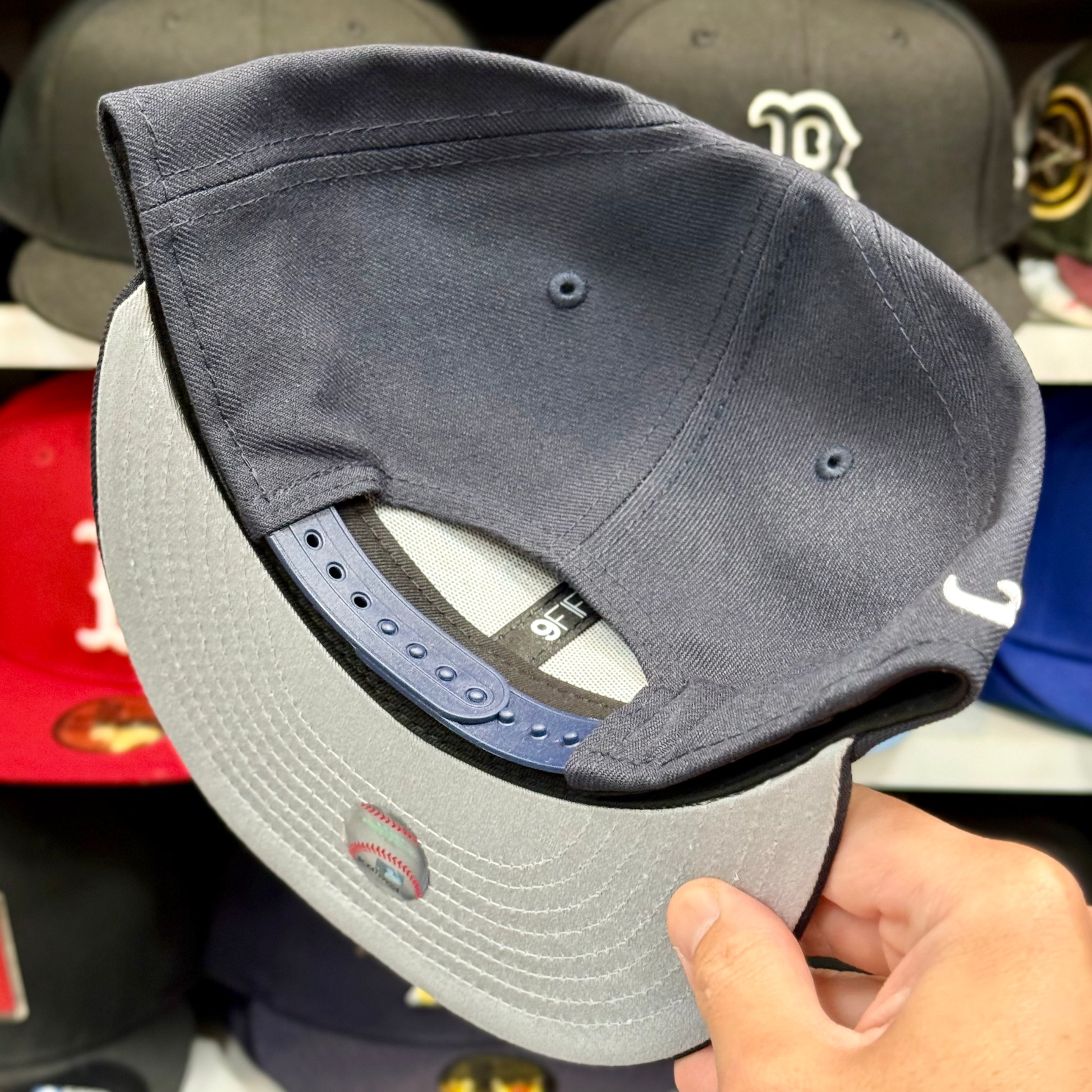 New Era Atlanta Braves 'Script Logo' Navy/Red 9FIFTY Snapback - Product Image