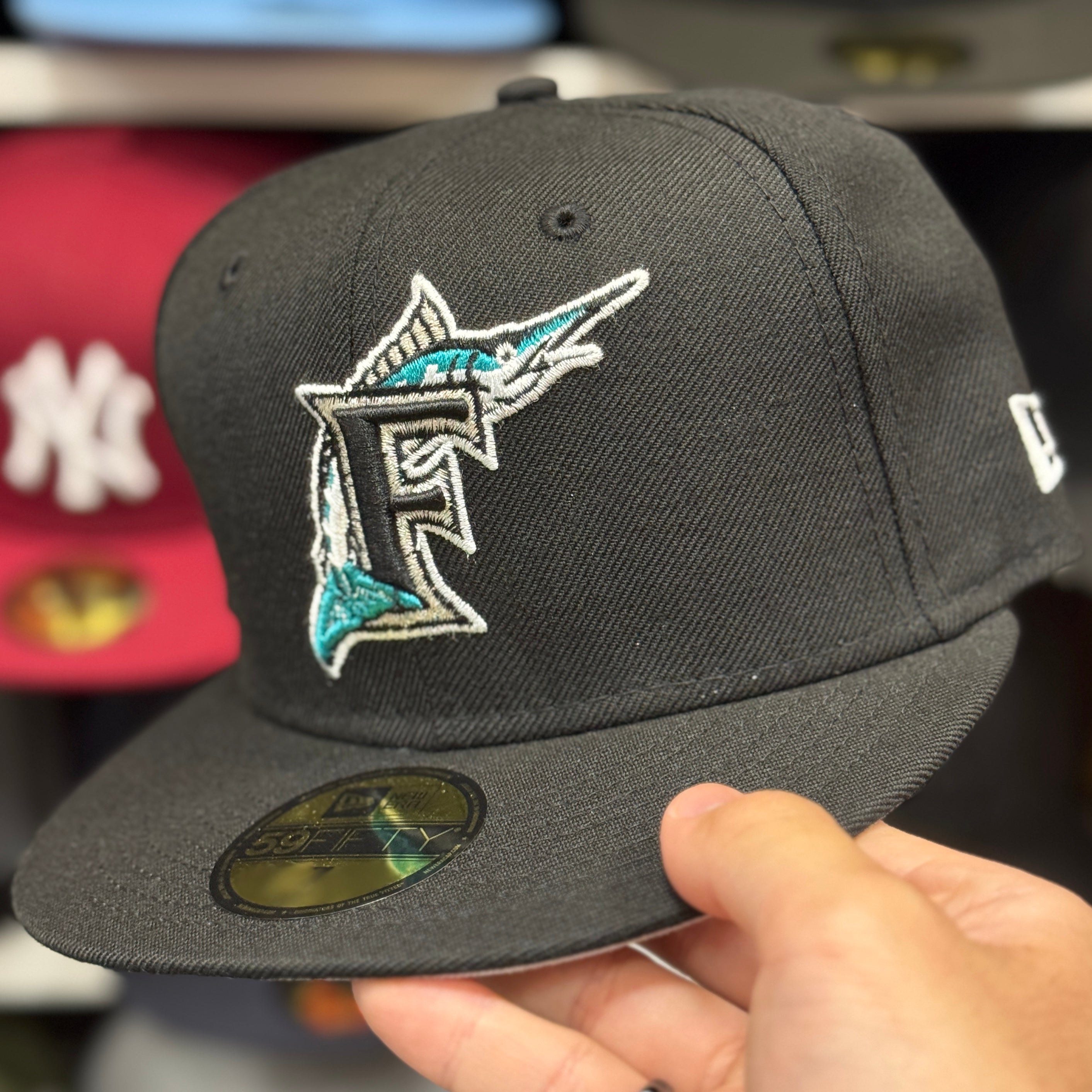 New Era Florida Marlins Black 59FIFTY Fitted Hat - Product Image