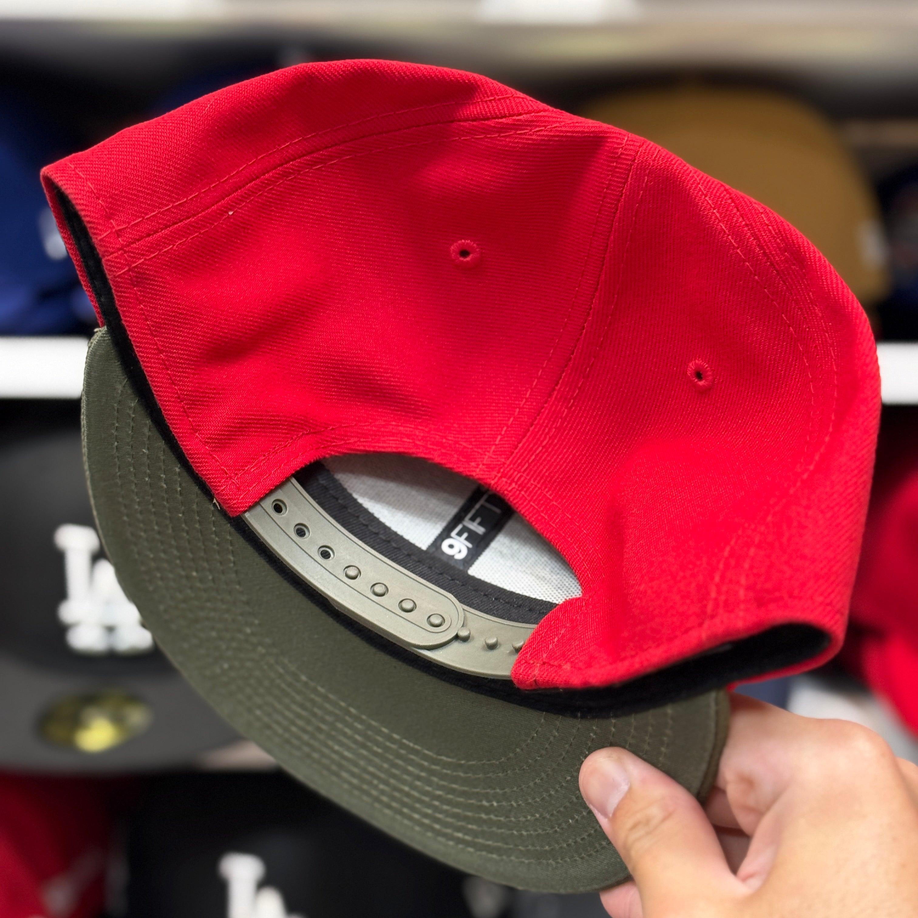 New Era Los Angeles Lakers Red/Olive 9FIFTY Snapback - Product Image