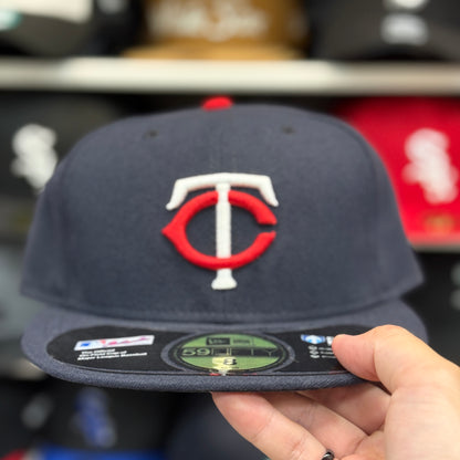 New Era Minnesota Twins Black 59FIFTY Fitted Hat | Size 8