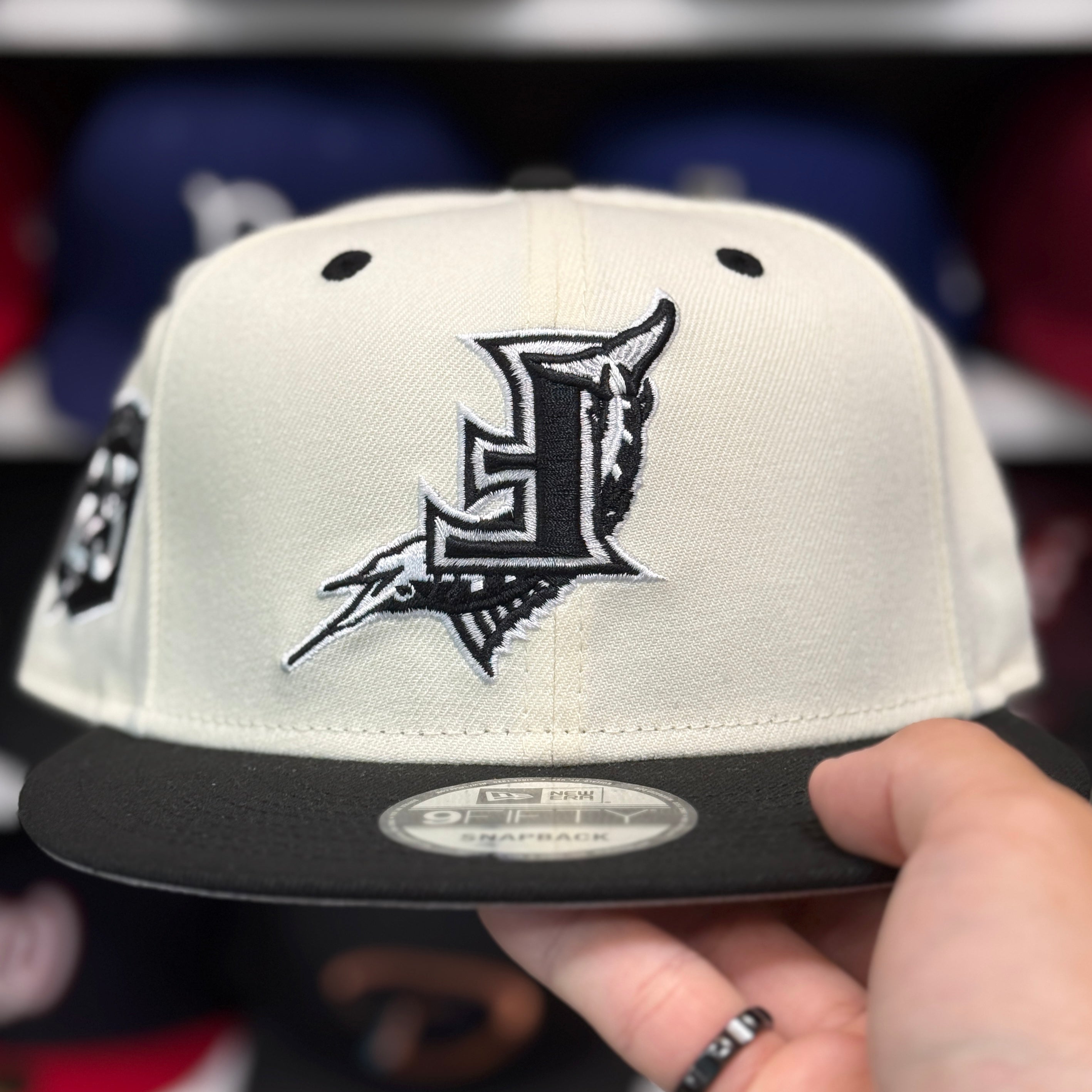New Era Florida Marlins Upside Down '25th Anniversary' Creme/Black 9FIFTY Snapback - Product Image