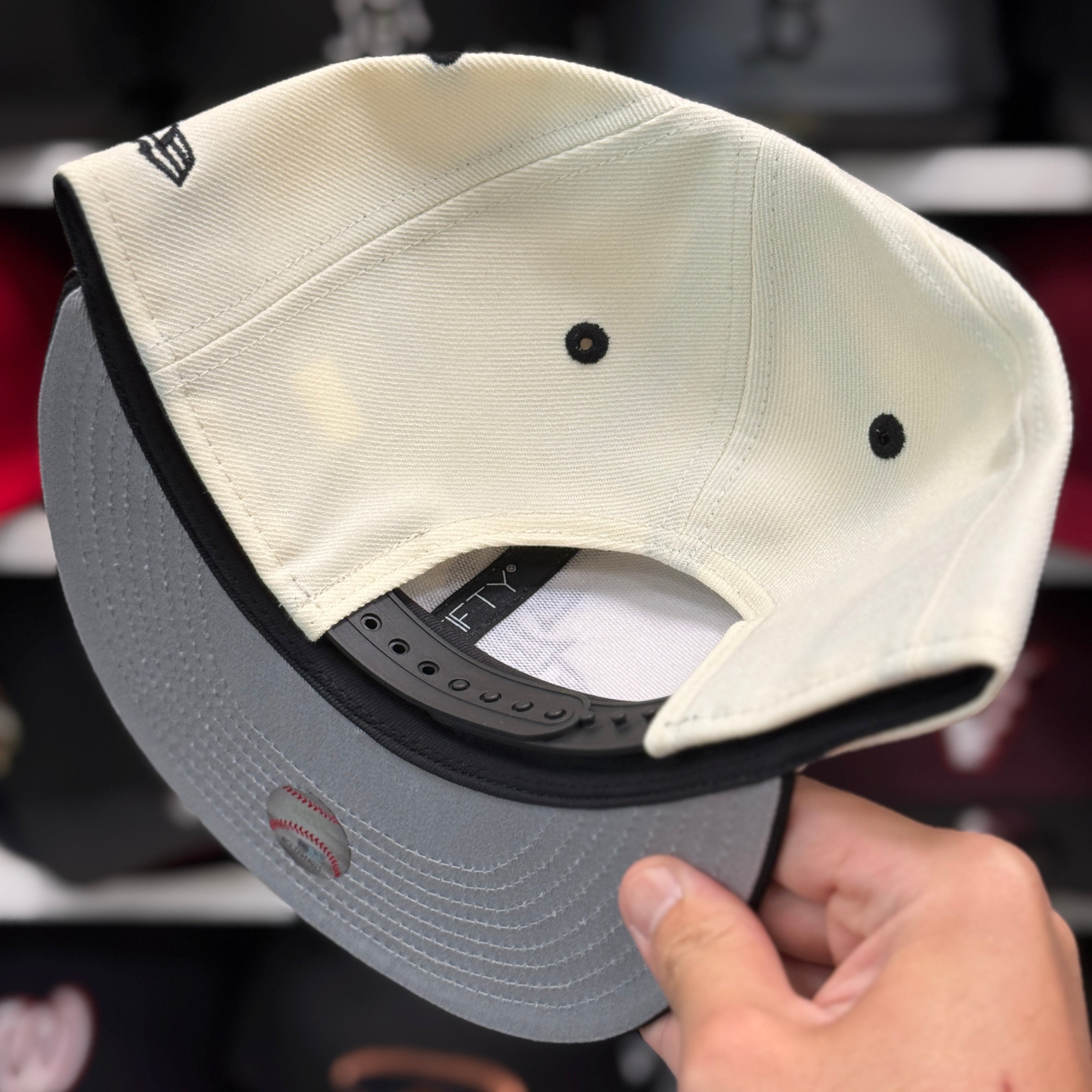 New Era Florida Marlins Upside Down '25th Anniversary' Creme/Black 9FIFTY Snapback - Product Image