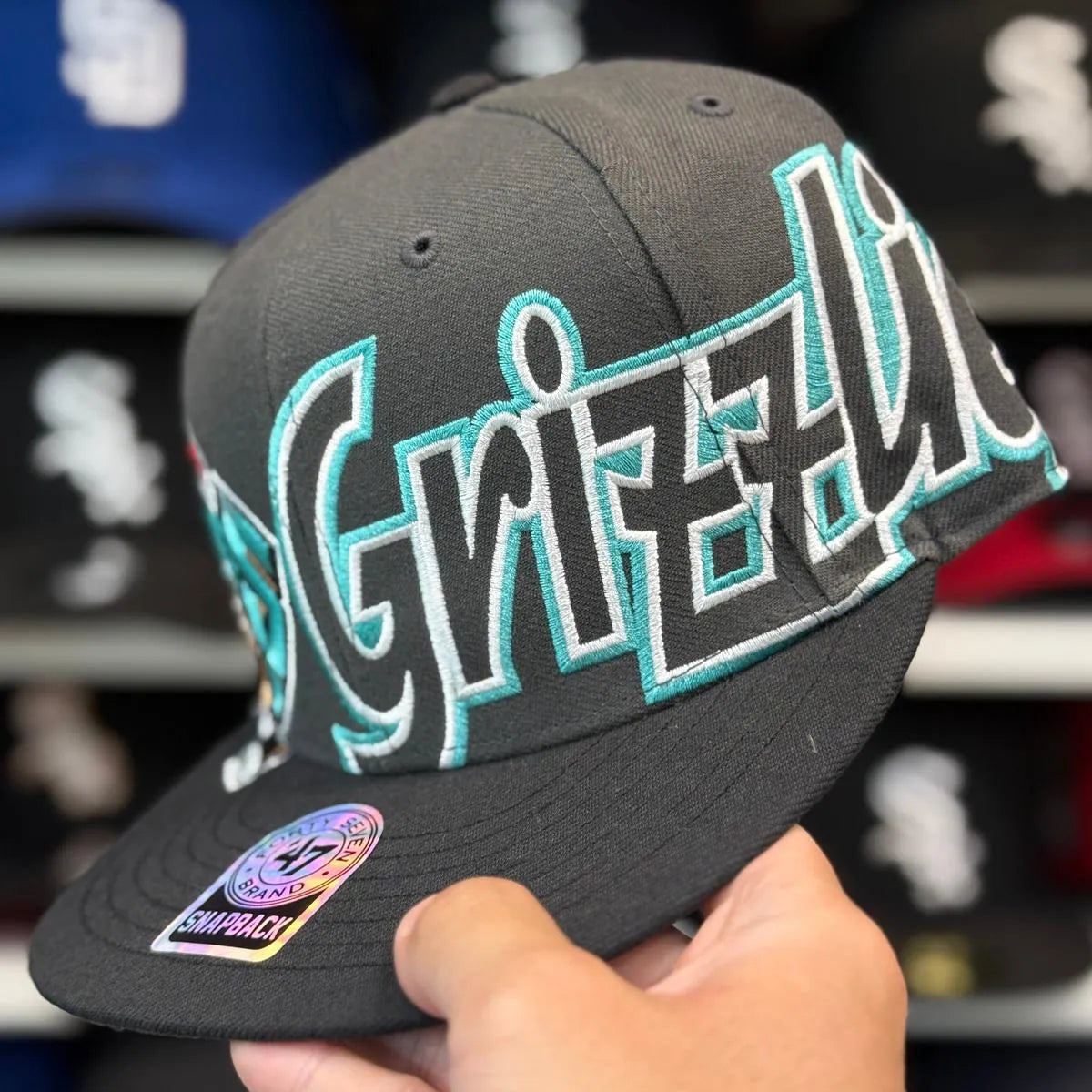Vancouver Grizzlies 'Dual Logo' '47 Brand Captain Adjustable Snapback - Gray/Black - Product Image
