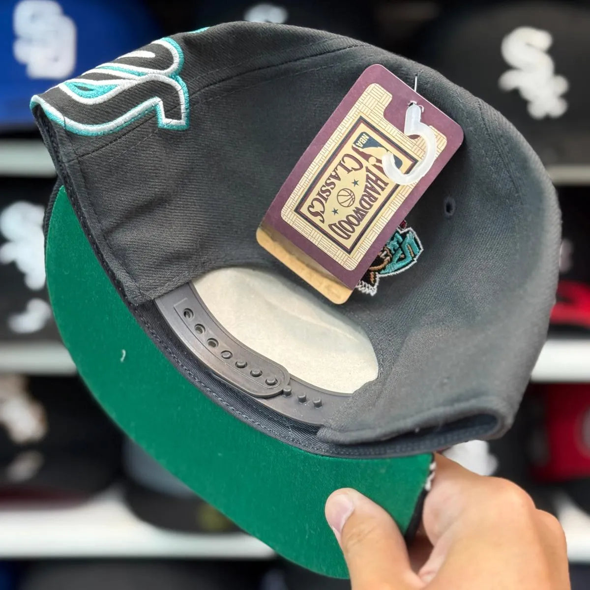 Vancouver Grizzlies 'Dual Logo' '47 Brand Captain Adjustable Snapback - Gray/Black - Product Image