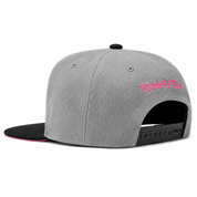 Vancouver Grizzlies Gray/Black Mitchell & Ness Snapback - Product Image
