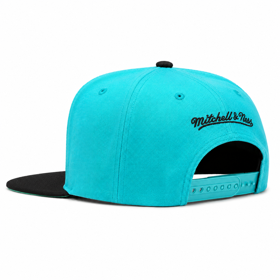Vancouver Grizzlies Teal/Black Mitchell & Ness Snapback - Product Image