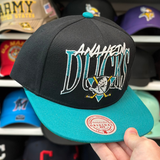 Anaheim Ducks 'Scratched Logo' Black/Teal Mitchell & Ness Snapback
