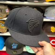 Atlanta Falcons Reebok Fitted Hat | Size 7 7/8 - Product Image
